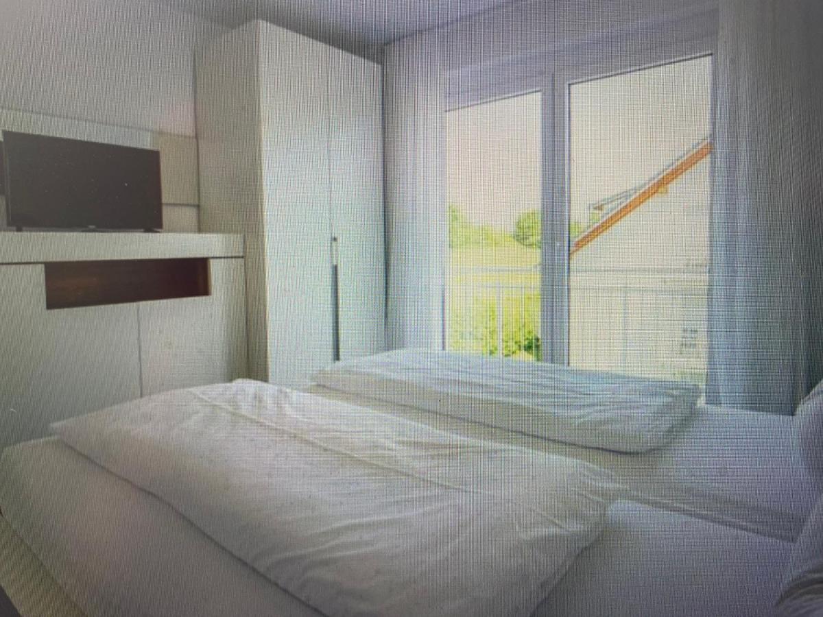 2-Zimmer-Ferienwohnung Mit Hotelservice Und 2 Balkons - Golf, Bike Und Wellness Im Markgraeflerland Bad Bellingen Exterior foto